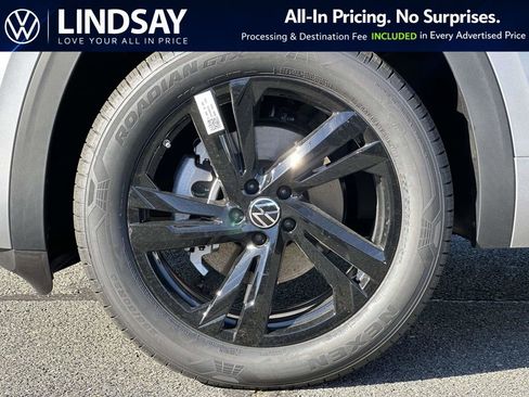 New 2026 Volkswagen Atlas Cross Sport SEL R-Line AWD/4WD image 8