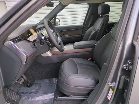 New 2026 Land Rover Range Rover SE image 22