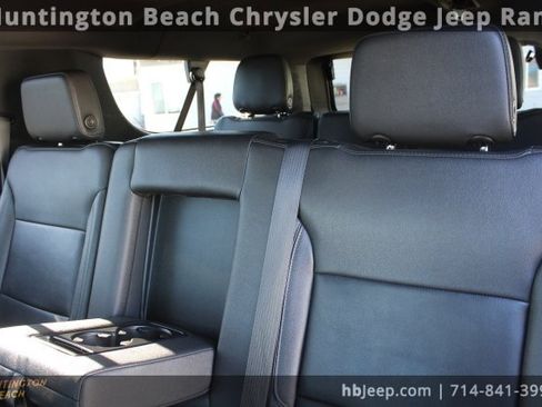 Used 2023 Chevrolet Suburban LT image 37