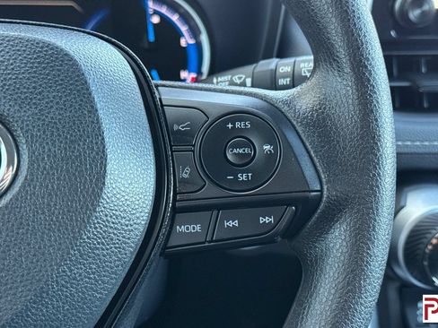 Used 2025 Toyota RAV4 XLE AWD/4WD image 29