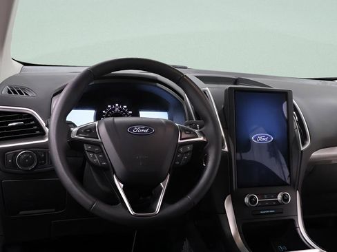 Used 2024 Ford Edge SEL w/ Convenience Package AWD/4WD image 9