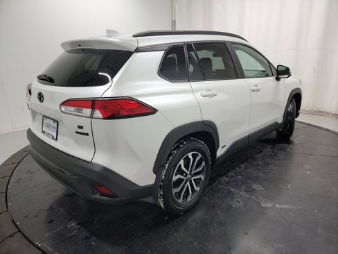 Used 2023 Toyota Corolla Cross SE image 9