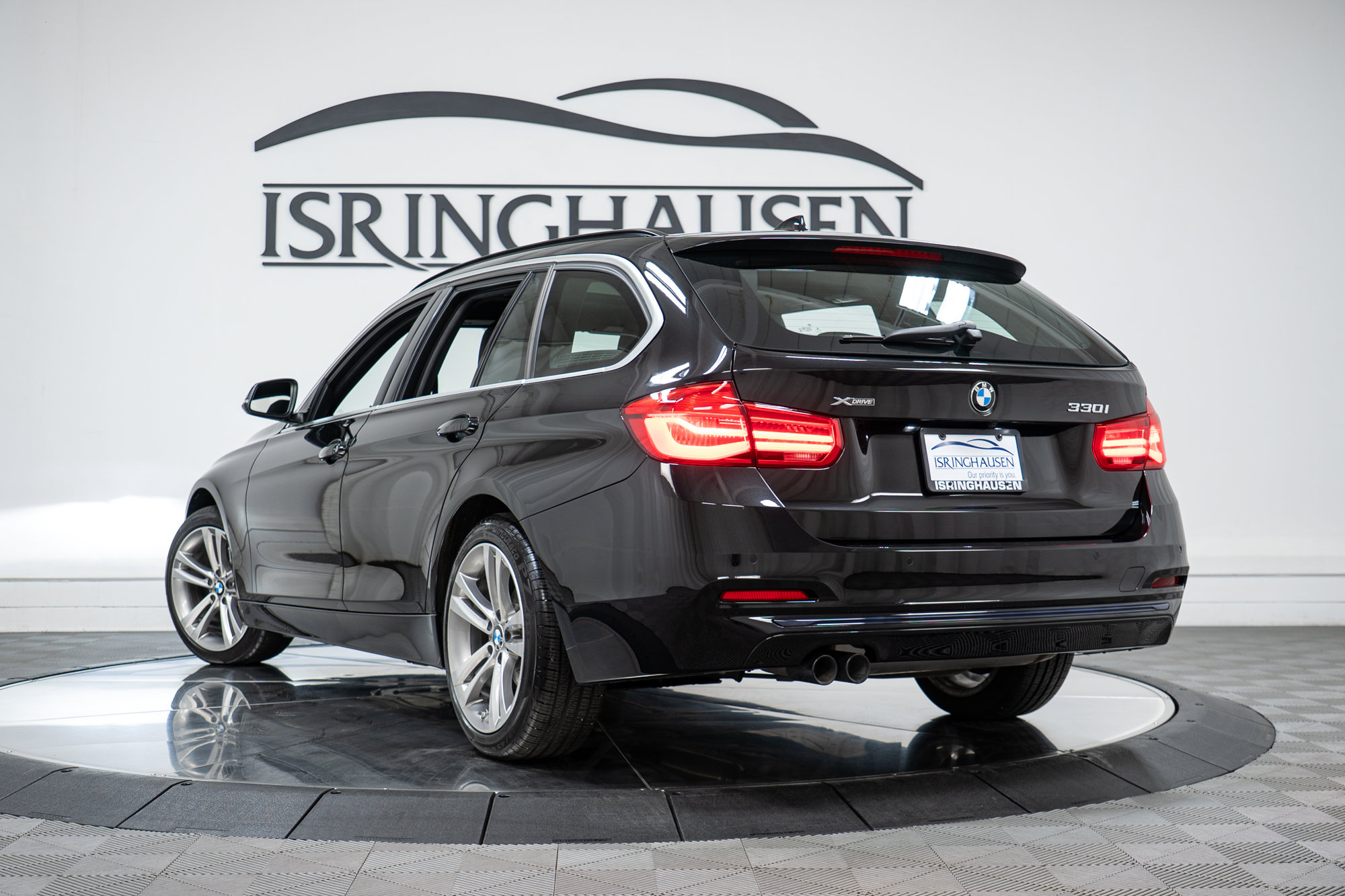 Used 2018 BMW 330i xDrive Wagon AWD/4WD image 29