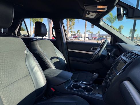 Used 2018 Ford Explorer XLT w/ Equipment Group 202A image 21