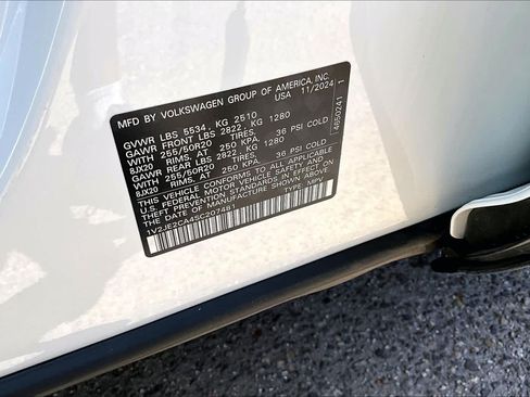 Used 2025 Volkswagen Atlas Cross Sport SE FWD image 36