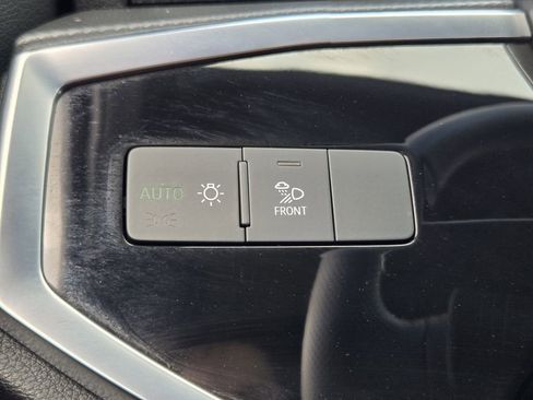 Certified 2025 Audi Q3 2.0T Premium Plus w/ Premium Plus Package image 28