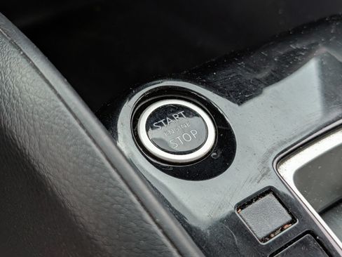Used 2020 Nissan Kicks S FWD image 7