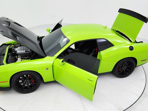 Used 2015 Dodge Challenger SRT Hellcat image 9