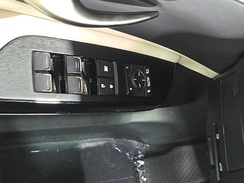 Used 2025 Lexus ES 350 w/ Premium Package FWD image 21