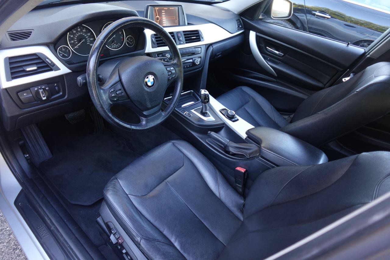 Used 2013 BMW 328i xDrive Sedan AWD/4WD image 8