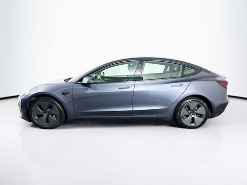 Used 2023 Tesla Model 3 Standard Range image 4