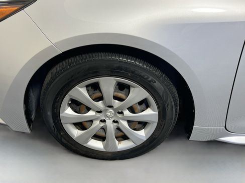 Used 2022 Toyota Corolla LE FWD image 13