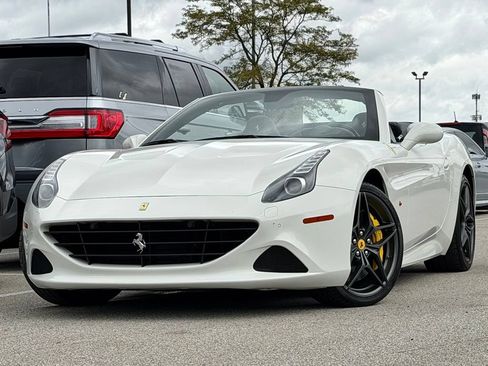 Used 2015 Ferrari California T RWD image 1