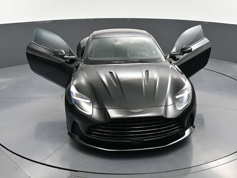 Used 2025 Aston Martin DB12 Coupe RWD image 31