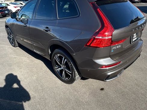 Used 2022 Volvo XC60 B5 R-Design image 7