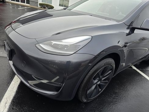 Used 2024 Tesla Model Y Long Range image 13