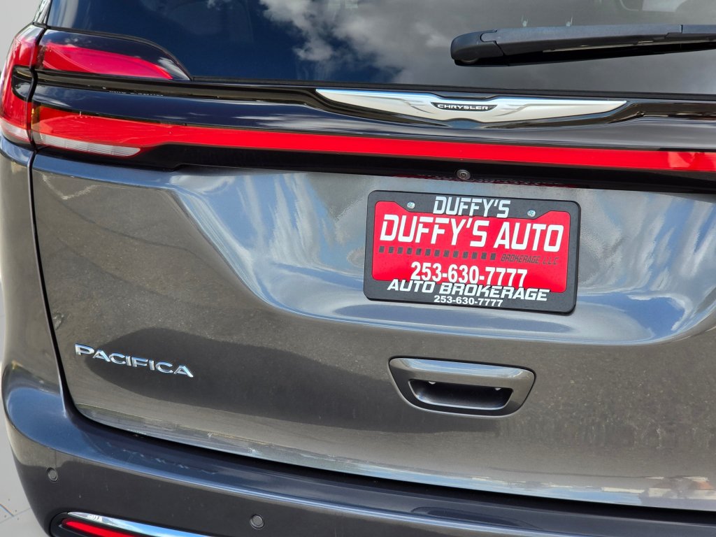 Used 2022 Chrysler Pacifica Touring-L FWD image 19