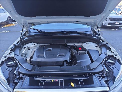 Used 2021 Volvo XC60 T6 Inscription w/ Climate Package image 10