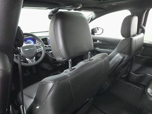 New 2026 Chrysler Pacifica Select image 24