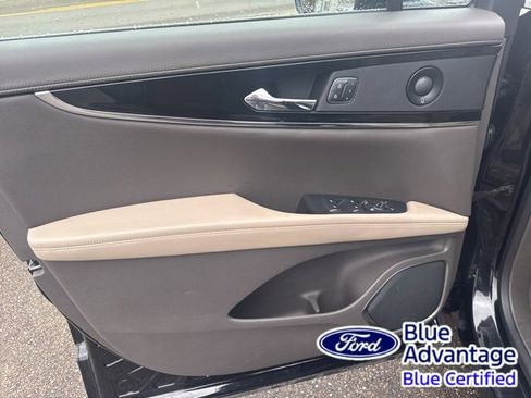 Used 2022 Lincoln Nautilus Reserve w/ Luxury Package image 10