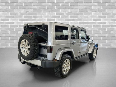 Used 2015 Jeep Wrangler Unlimited Sahara w/ Connectivity Group image 5