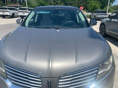 Used 2016 Lincoln MKX Reserve w/ Climate Package image 2