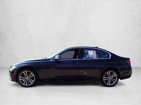 Used 2018 BMW 330i xDrive Sedan AWD/4WD image 2