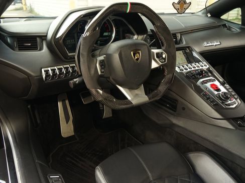 Used 2015 Lamborghini Aventador LP 700-4 image 22