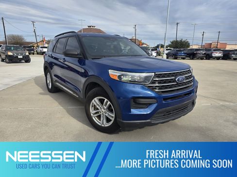 Used 2020 Ford Explorer XLT w/ Class III Trailer Tow Package image 1