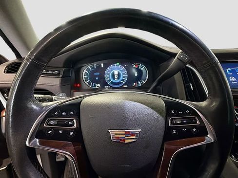 Used 2019 Cadillac Escalade Luxury image 11