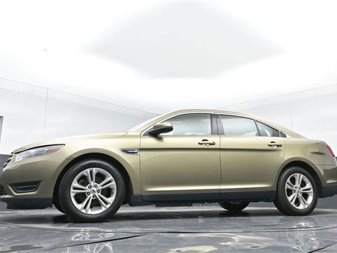 Used 2013 Ford Taurus SEL image 42