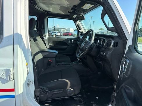 Used 2021 Jeep Wrangler Unlimited Sport w/ Cold Weather Group AWD/4WD image 10