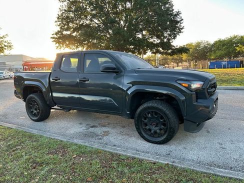 Certified 2025 Toyota Tacoma SR5 image 7