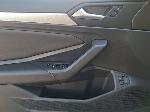 Used 2021 Volkswagen Jetta SE w/ SE Cold Weather Package image 13