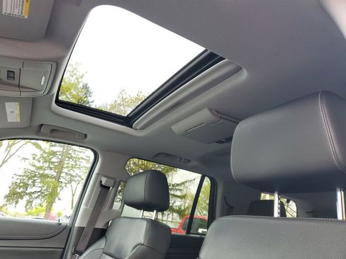 Used 2015 Chevrolet Tahoe LTZ AWD/4WD image 7