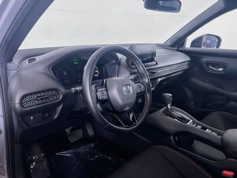 Certified 2025 Honda HR-V Sport image 10