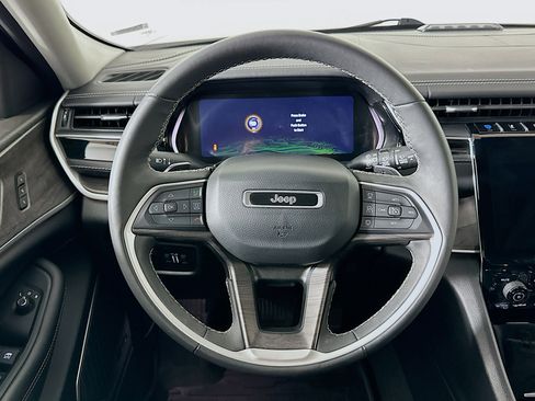 Used 2022 Jeep Grand Cherokee Limited 4xe image 18