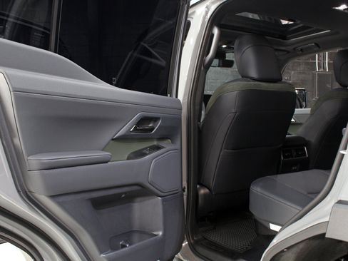 Used 2024 Lexus GX 550 AWD/4WD image 32