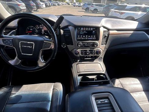 Used 2019 GMC Yukon Denali w/ Denali Ultimate Package image 17