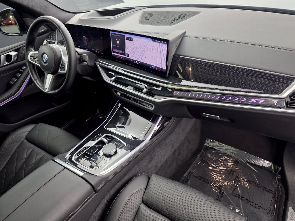 Used 2025 BMW X7 xDrive40i w/ M Sport Package AWD/4WD image 31