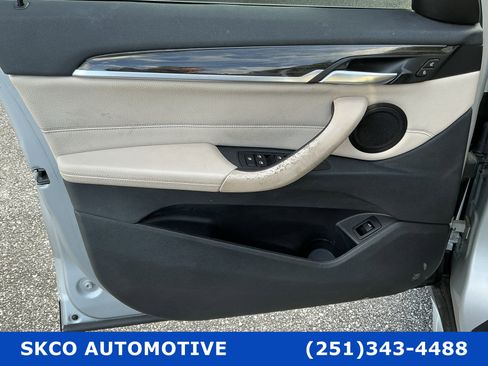 Used 2018 BMW X1 xDrive28i w/ Premium Package image 12