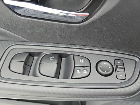 New 2025 Nissan Versa SV w/ Trunk Package image 26