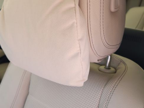 New 2026 Mercedes-Benz GLS 580 4MATIC image 16