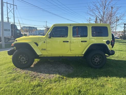 Used 2023 Jeep Wrangler Unlimited Rubicon 392 w/ Dual Top Group AWD/4WD image 5