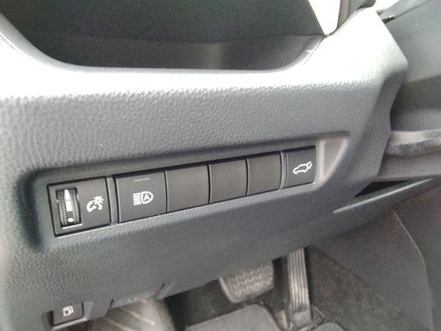 Used 2020 Toyota RAV4 XLE w/ Convenience Package image 19