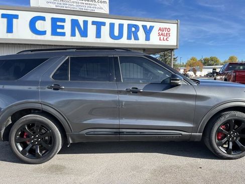Used 2020 Ford Explorer ST w/ ST Street Pack image 12
