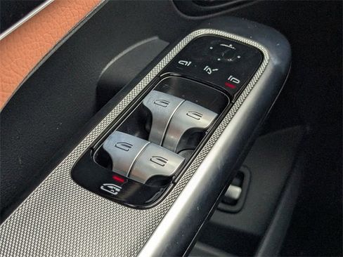 Used 2024 Mercedes-Benz GLC 300 4MATIC image 27