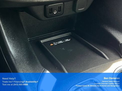 Used 2023 Chevrolet Traverse LT FWD image 44