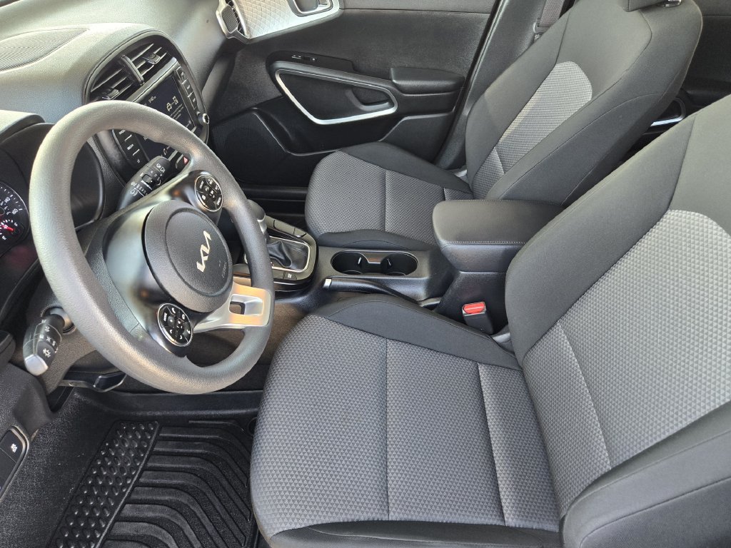 Used 2022 Kia Soul LX w/ Technology Package FWD image 15