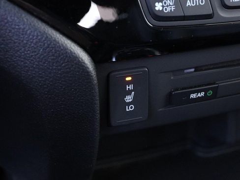 Used 2017 Honda Pilot Touring image 22